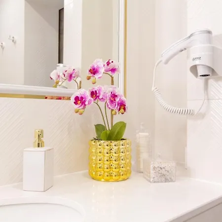 Apartamento Lambrina 2 *